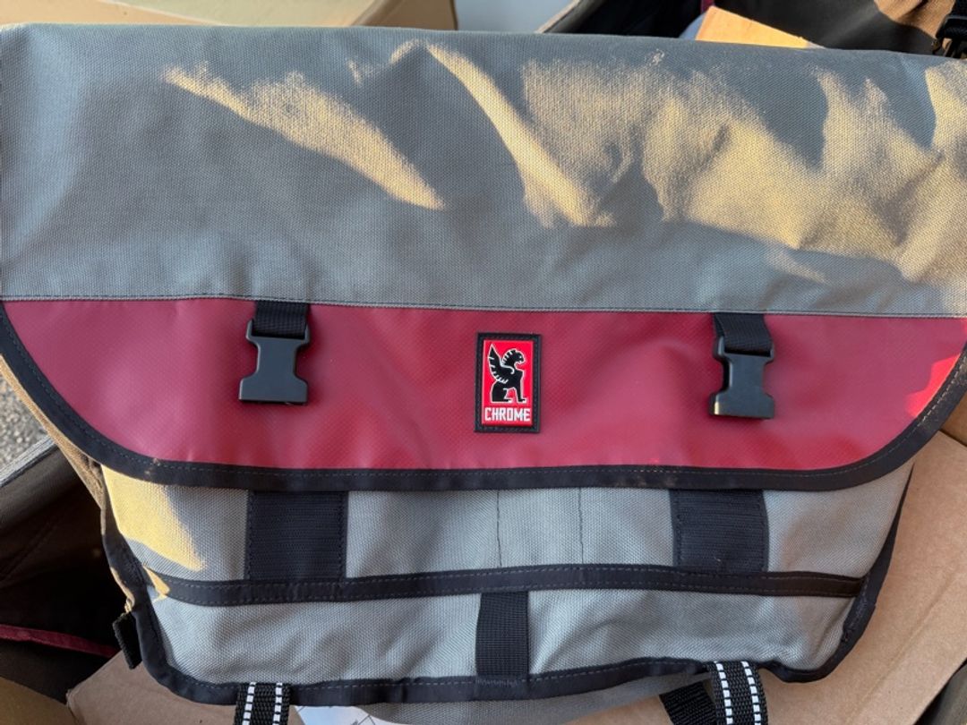 Chrome Industries Citizen Messenger Bag Grey/Red