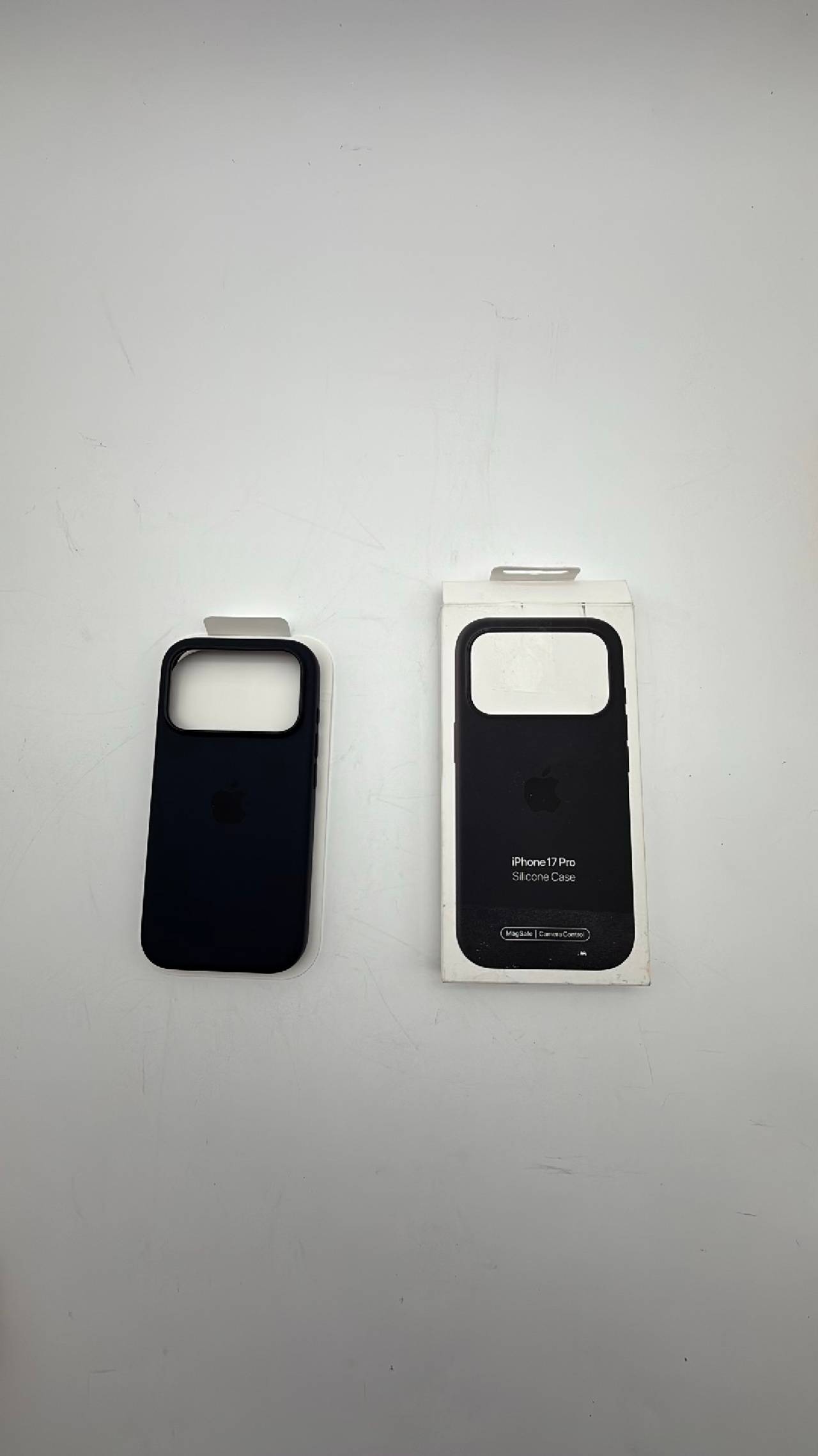 Apple iPhone 17 Pro Silicone Case with MagSafe - Black