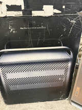 Apple Mac Pro Xeon 64-bit workstation (2006) - Image 1