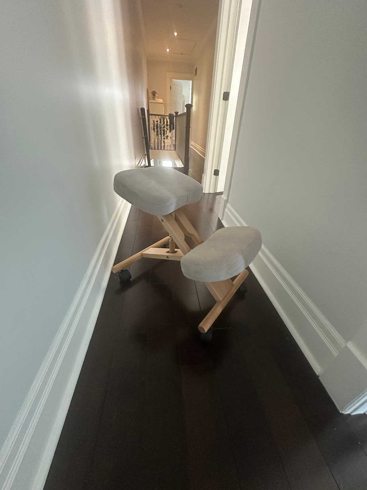 Kneeling Chair (like-new) to Support Great Posture 