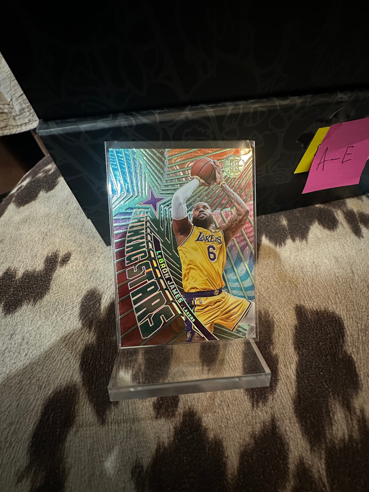 2022-23 Panini NBA Hoops LeBron James Sparkle Parallel Card