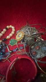 Assorted Costume Jewelry Lot - Image 6