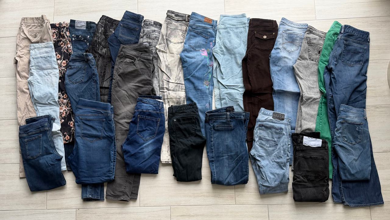 25 Women’s Juniors Jeans & Pants Reseller Lot Denim Jeggings Mixed Sizes