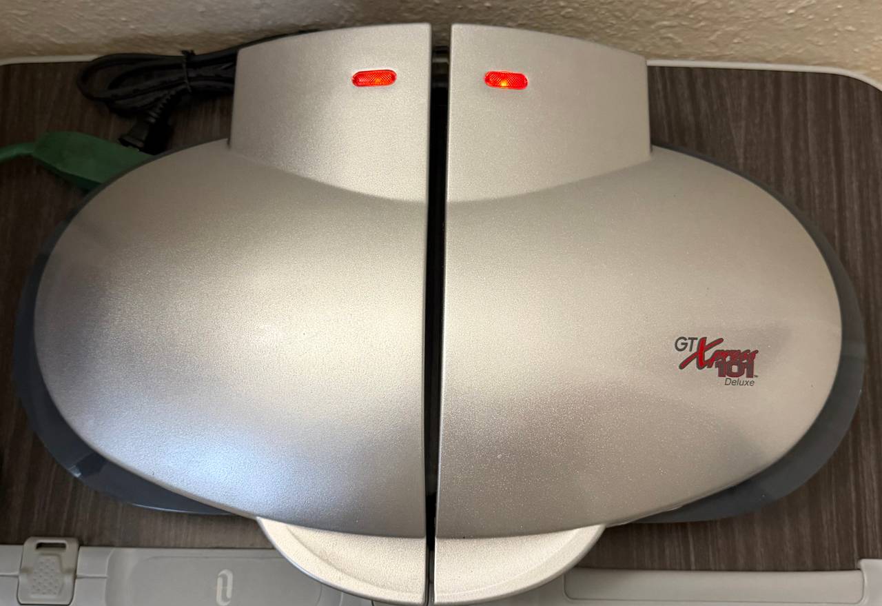 GT Xpress 101 Deluxe Countertop Grill