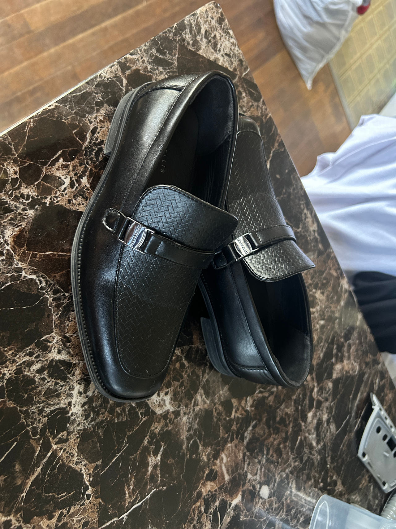 Kids Black Leather Loafers size 1Y