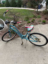 Schwinn Sidewinder Women's Mountain/Cruiser Bike - Image 1