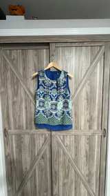 Ross & Oliver Sleeveless Medallion Print Shirt Size Small - Image 2