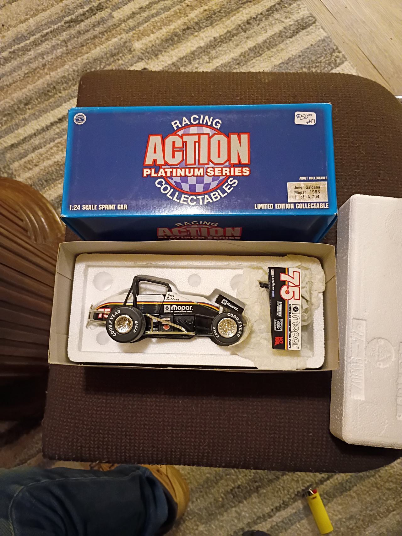 Action Platinum Series 1:24 Joey Saldana 1998 Mopar Sprint Car