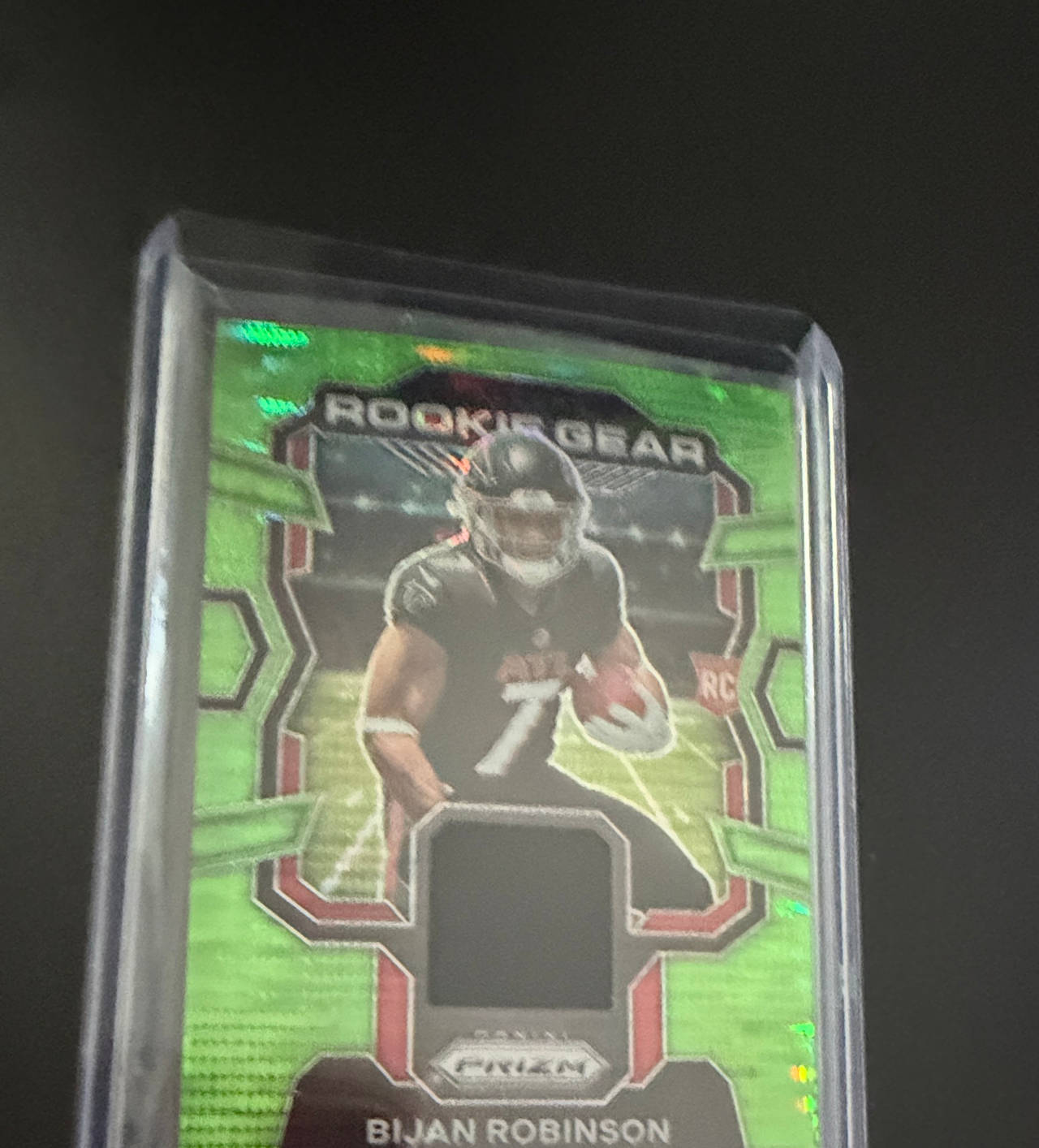2023 Panini Prizm Rookie Gear Bijan Robinson Green Pulsar Jersey Relic