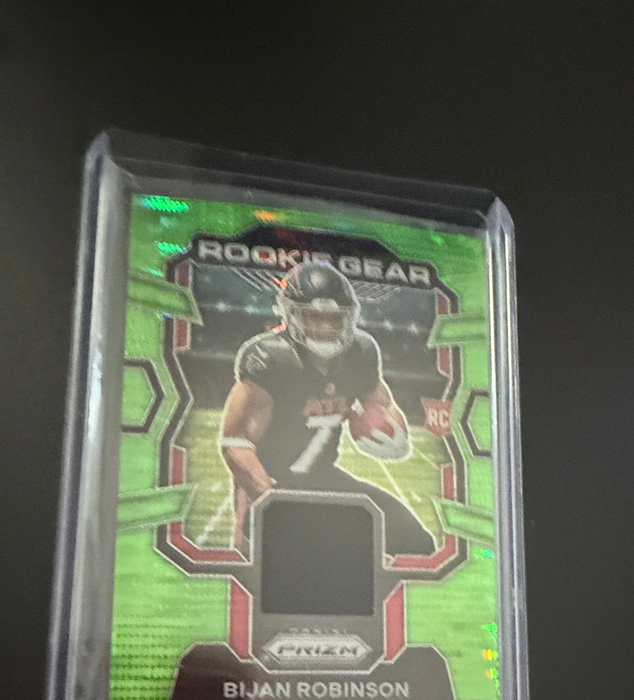 2023 Panini Prizm Rookie Gear Bijan Robinson Green Pulsar Jersey Relic