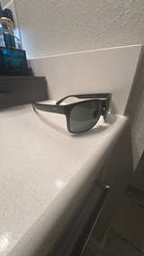 Maui Jim Sunglasses Black Frame Grey Lens. Model Red Sands - Image 2