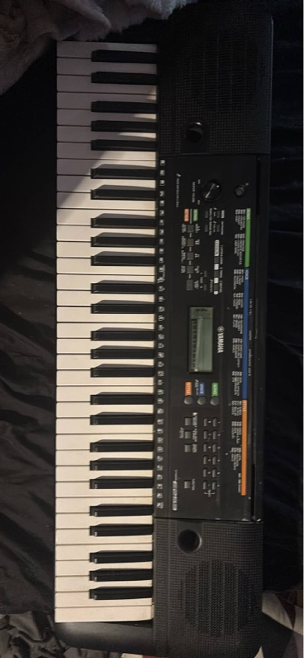 Yamaha PSR-E253 61-Key Portable Electronic Keyboard