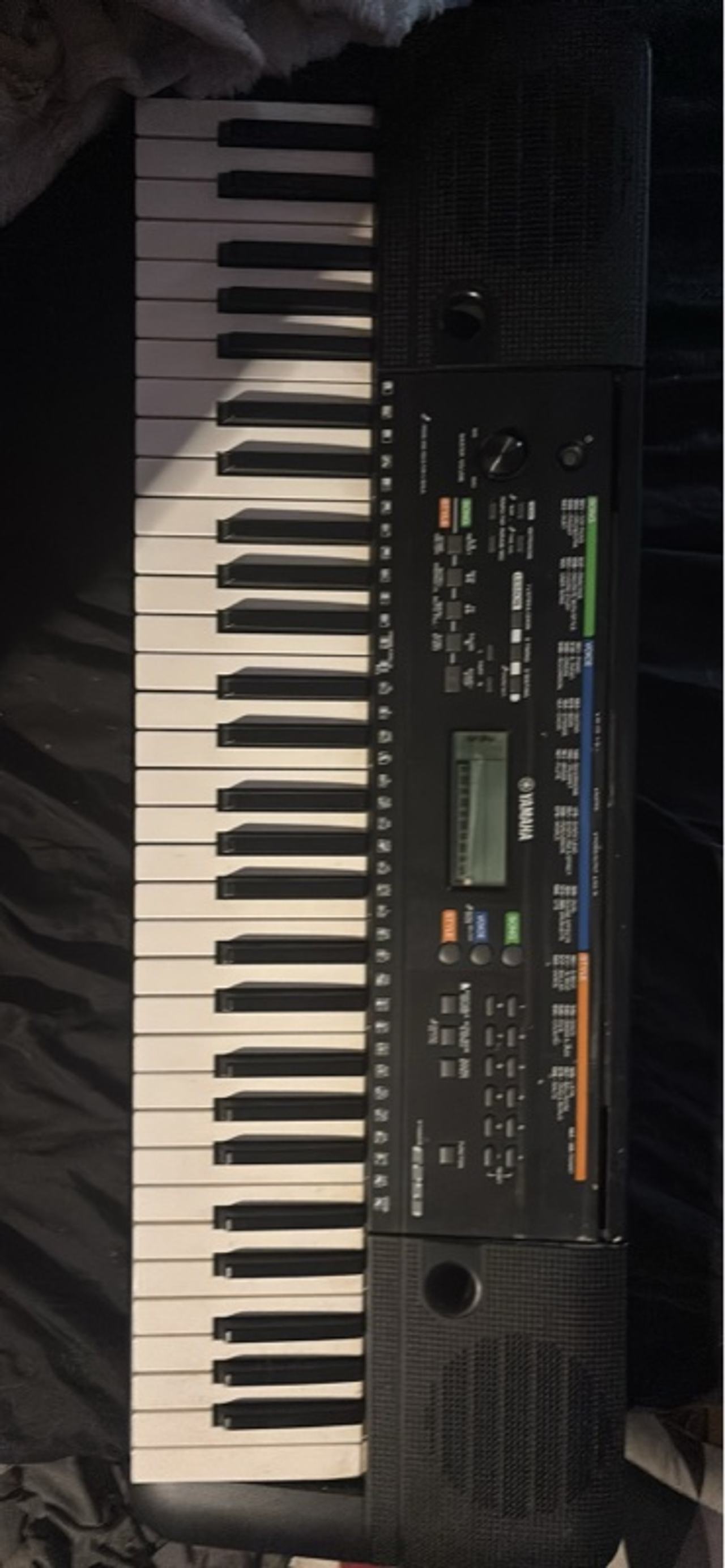 Yamaha PSR-E253 61-Key Portable Electronic Keyboard