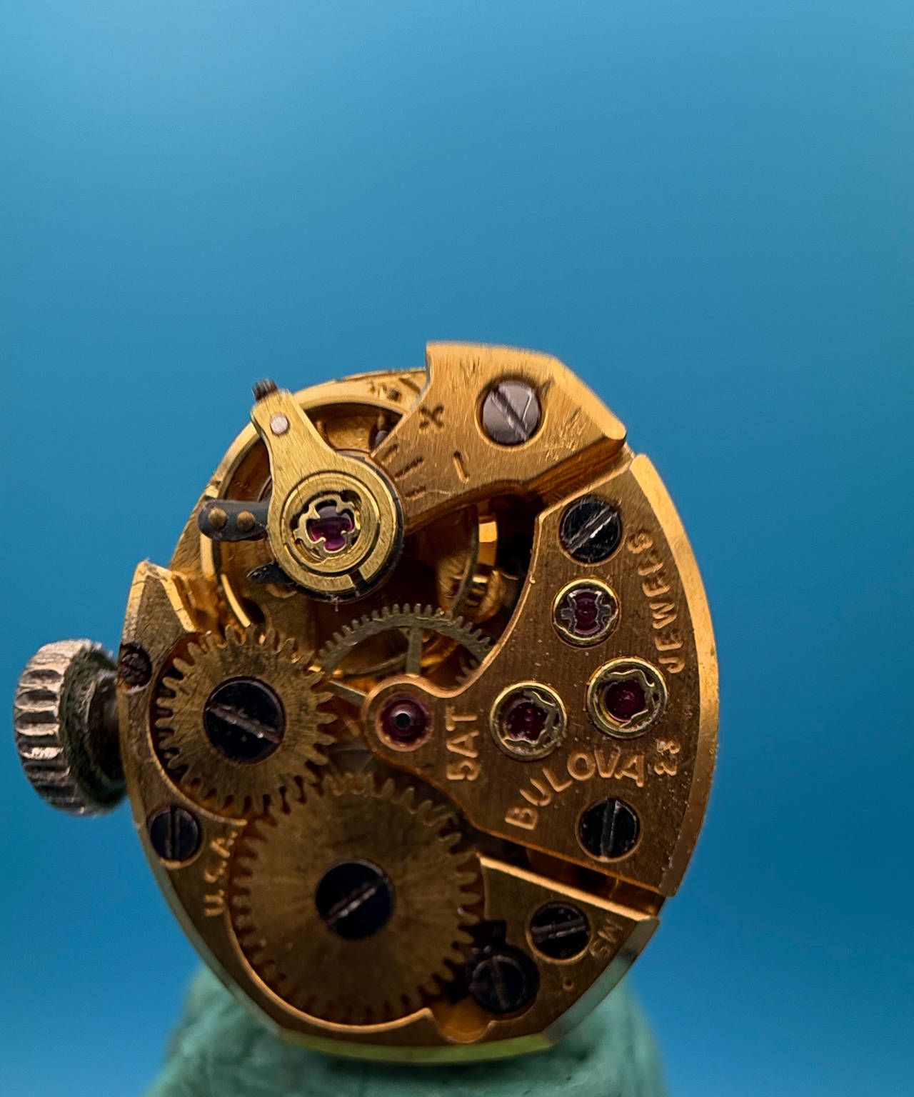 Bulova 5AT 23 Jewel Watch Movement running with beautiful signed dial