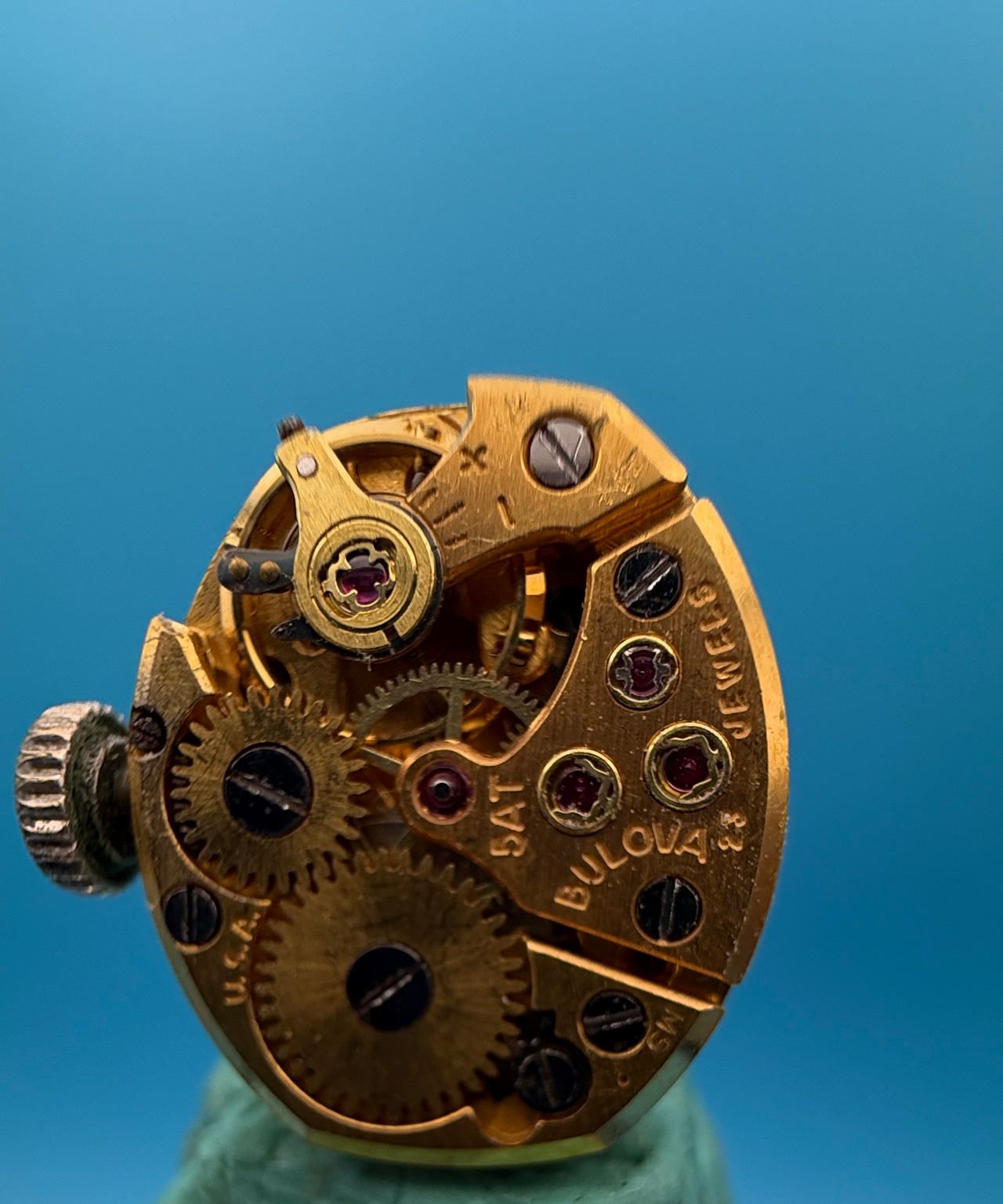 Bulova 5AT 23 Jewel Watch Movement running with beautiful signed dial