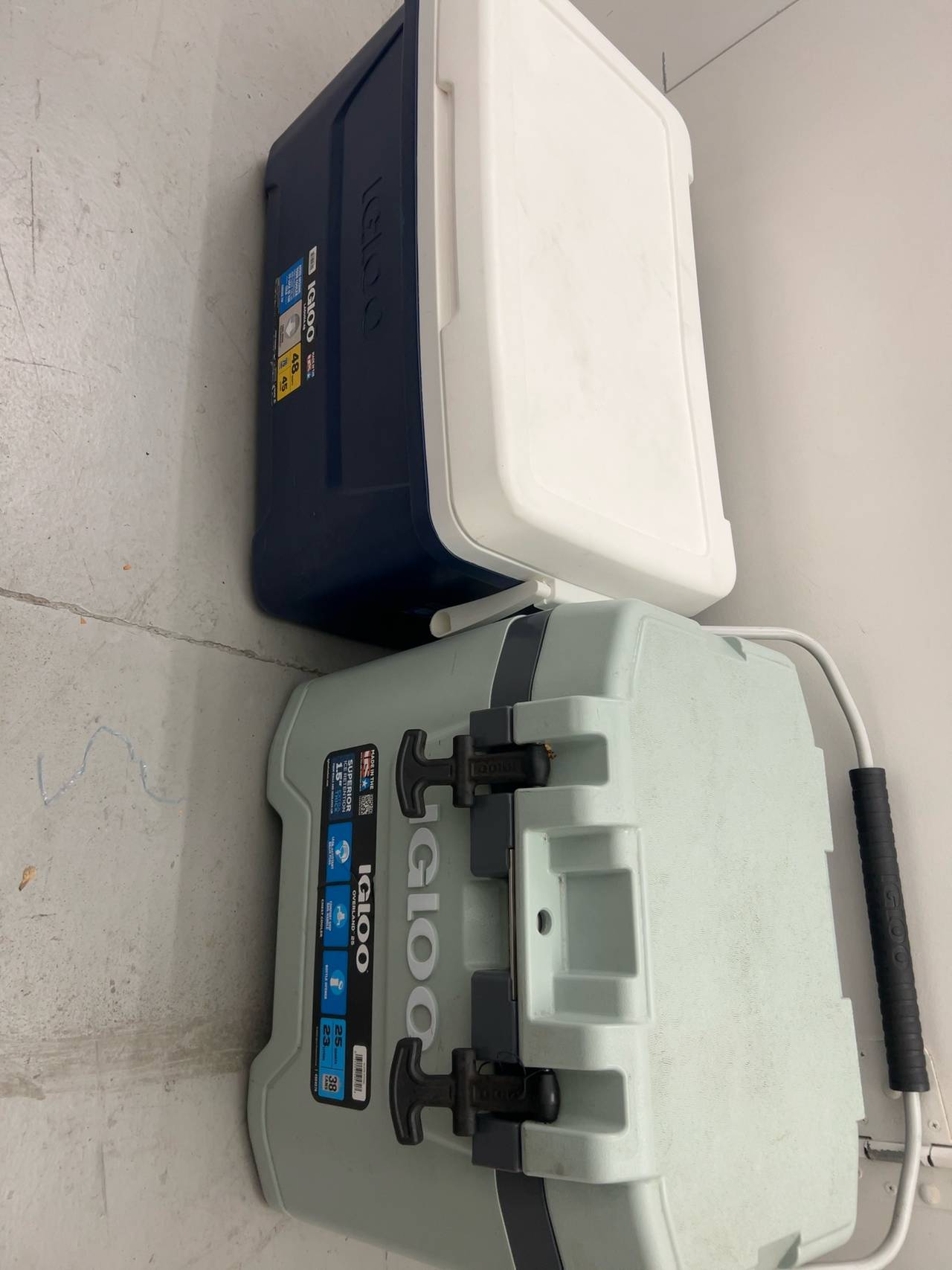 Igloo Marine Ultra  hieleras 30$ and 35$