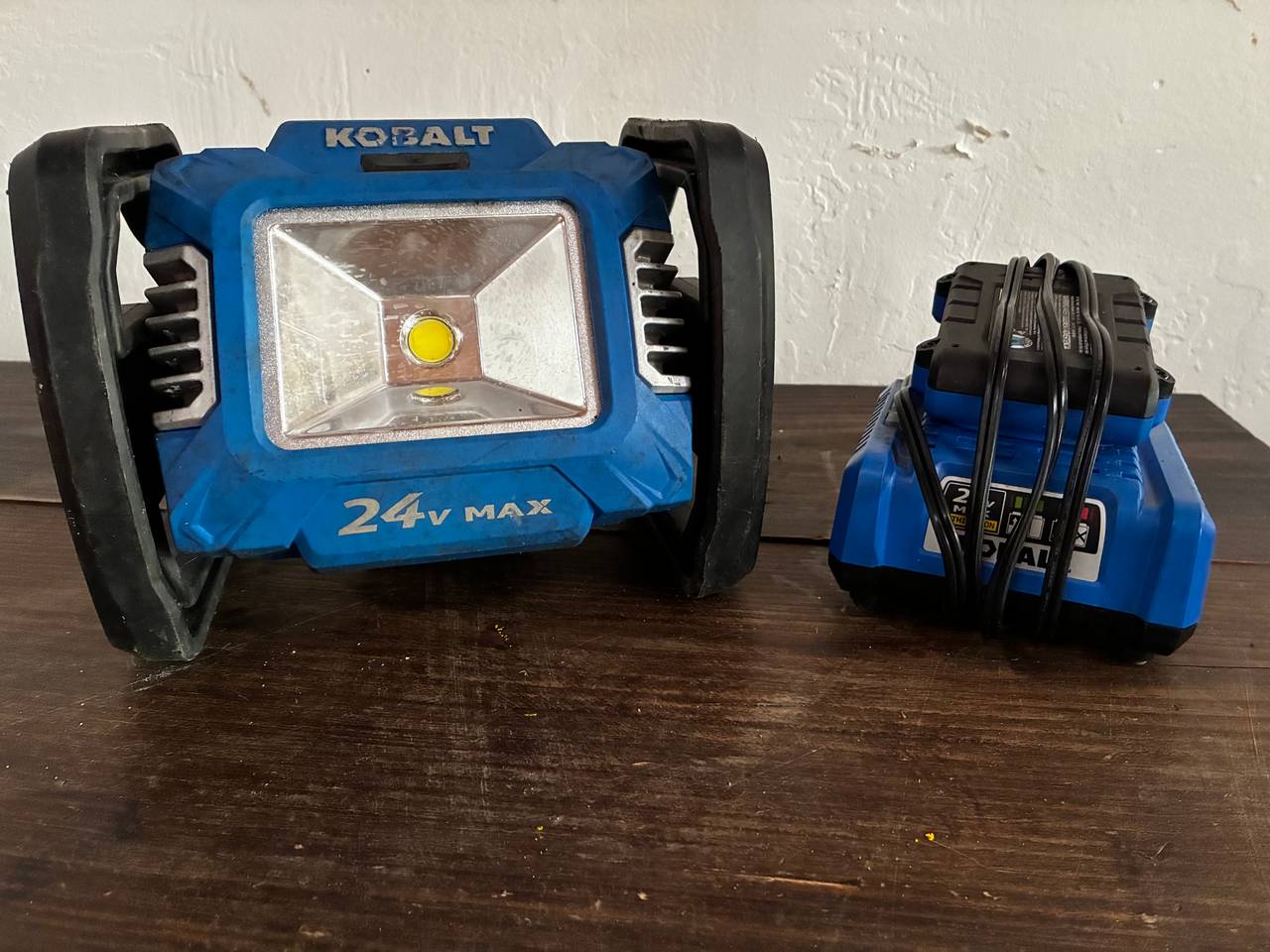Kobalt 24-Volt Max 2000-Lumen LED Work Light