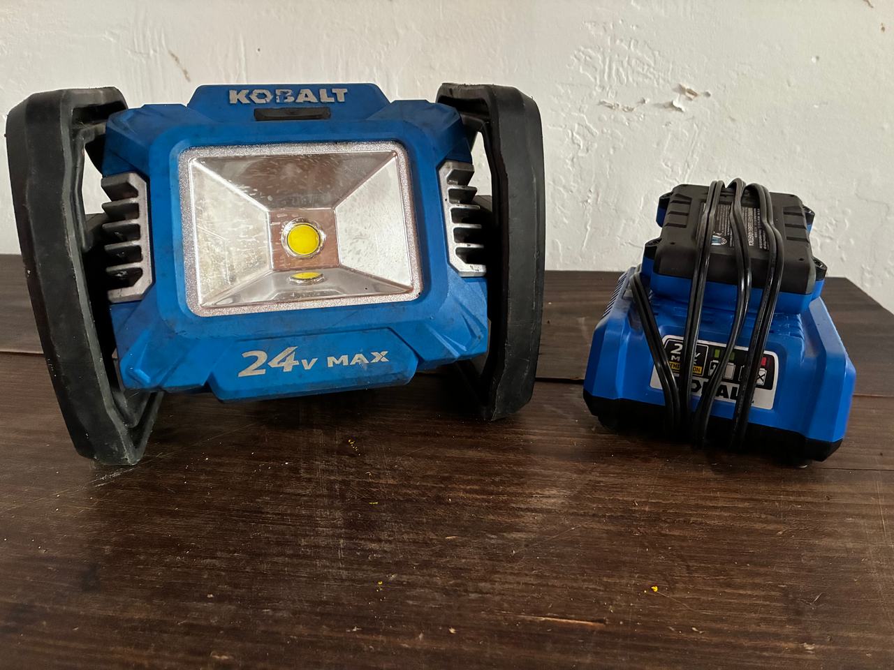 Kobalt 24-Volt Max 2000-Lumen LED Work Light