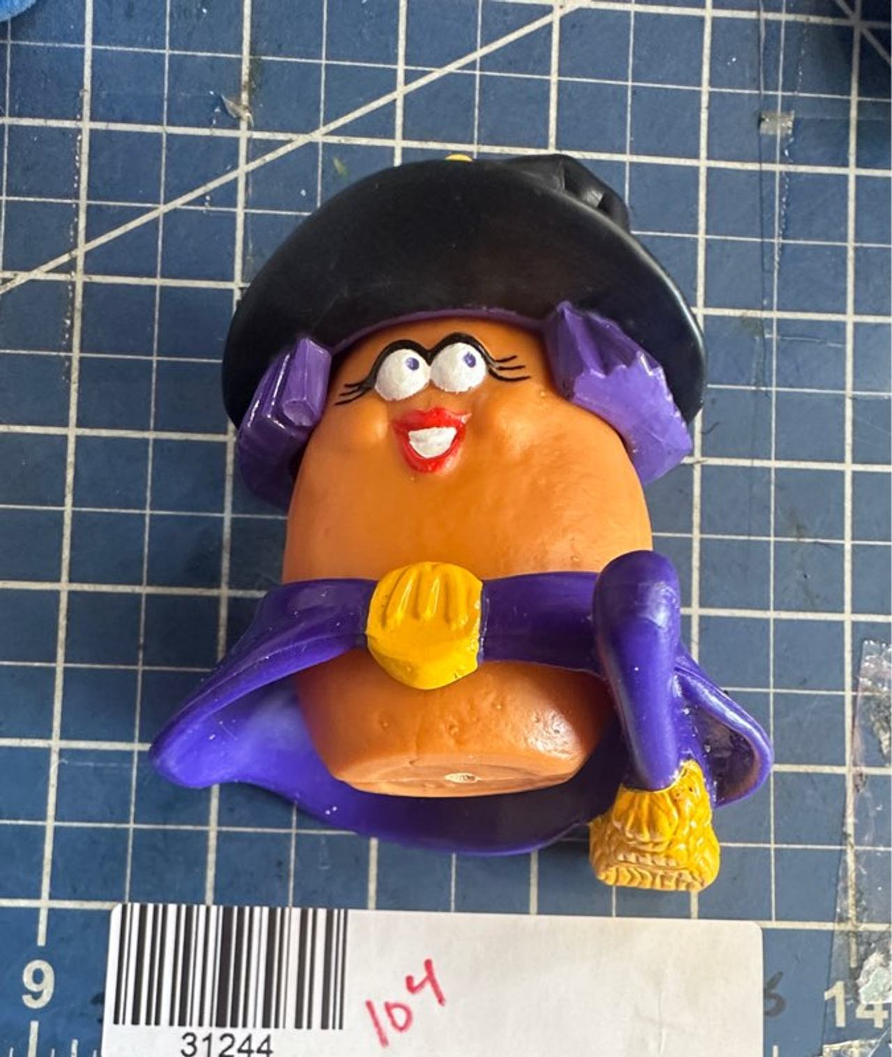 McDonald’s McNugget Buddie WITCHIE Halloween Happy Meal vtg 1992.  104