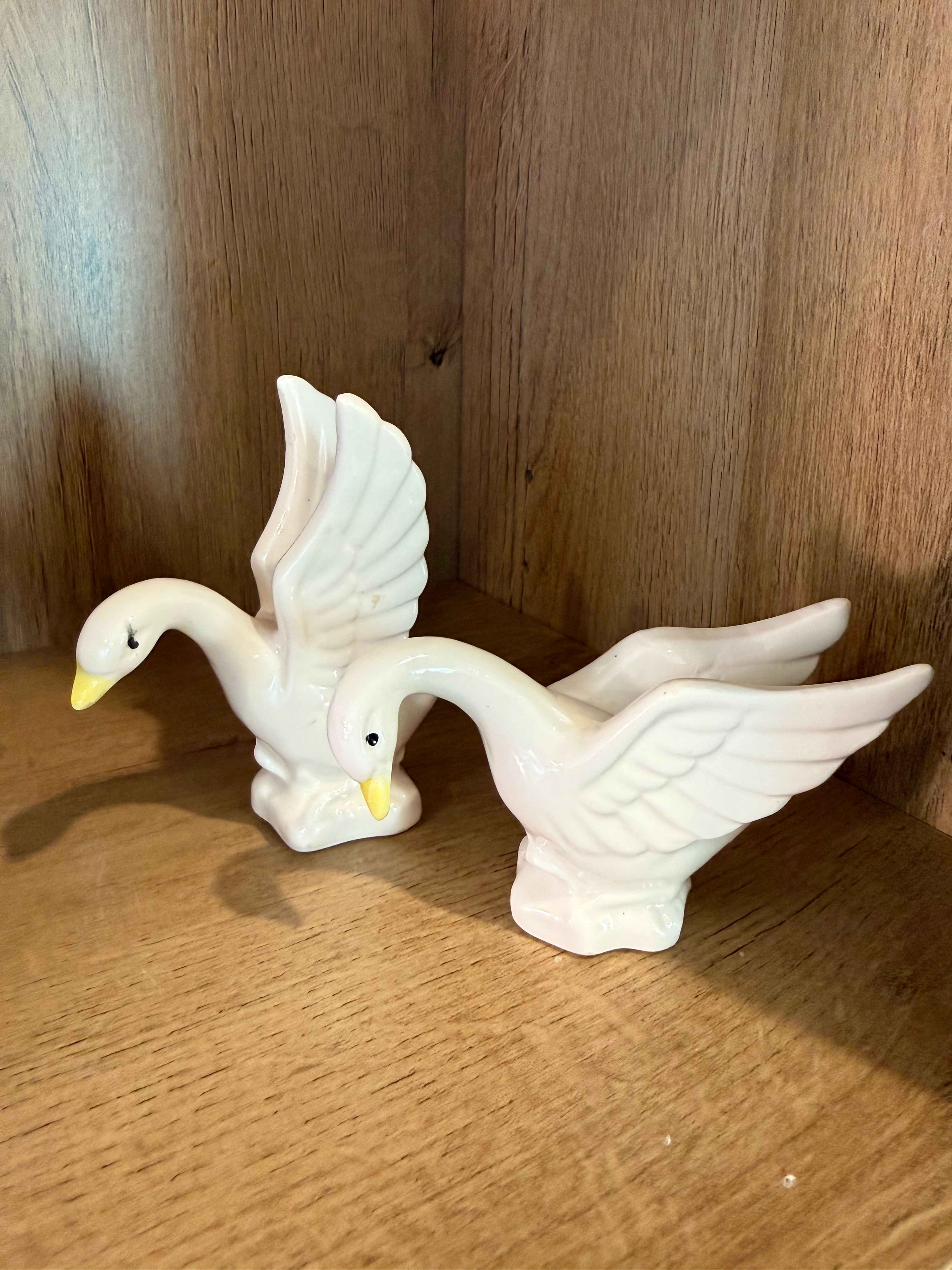 Vintage Ceramic Swan Figurines Pair - Image 3