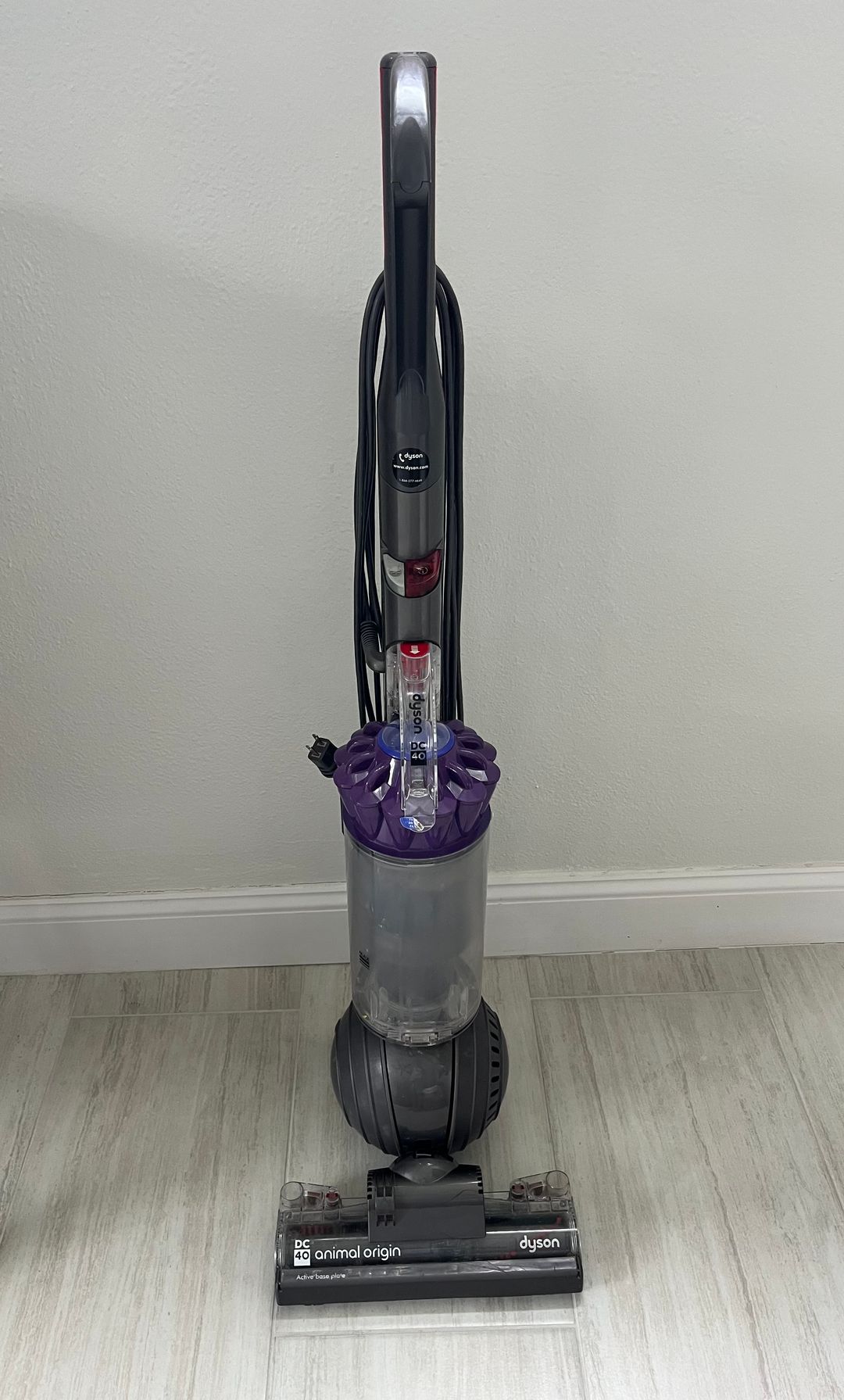 Dyson DC40 Animal Origin Upright Vacuum Cleaner