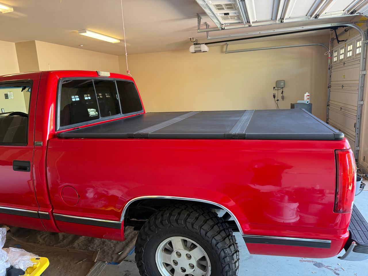 Tri-Fold Tonneau Cover