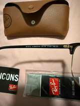 Blue-Violet Light Ray-Ban Clubmaster - Image 4