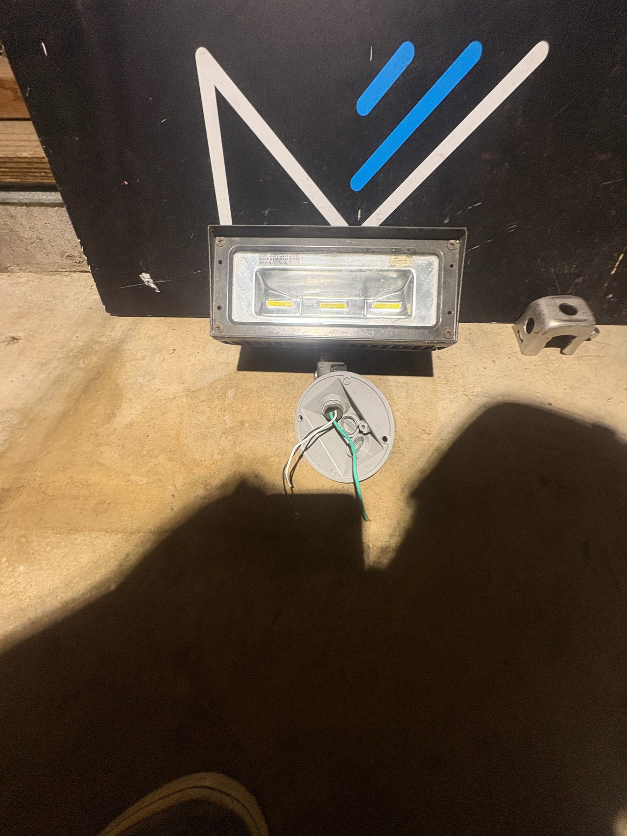Outdoor LED Flood Light with Knuckle Mount