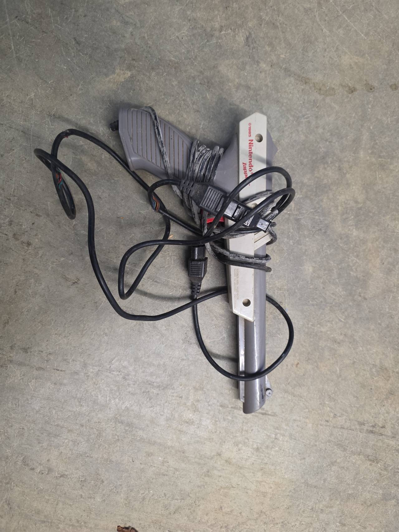 Nintendo NES Zapper Light Gun (Grey)