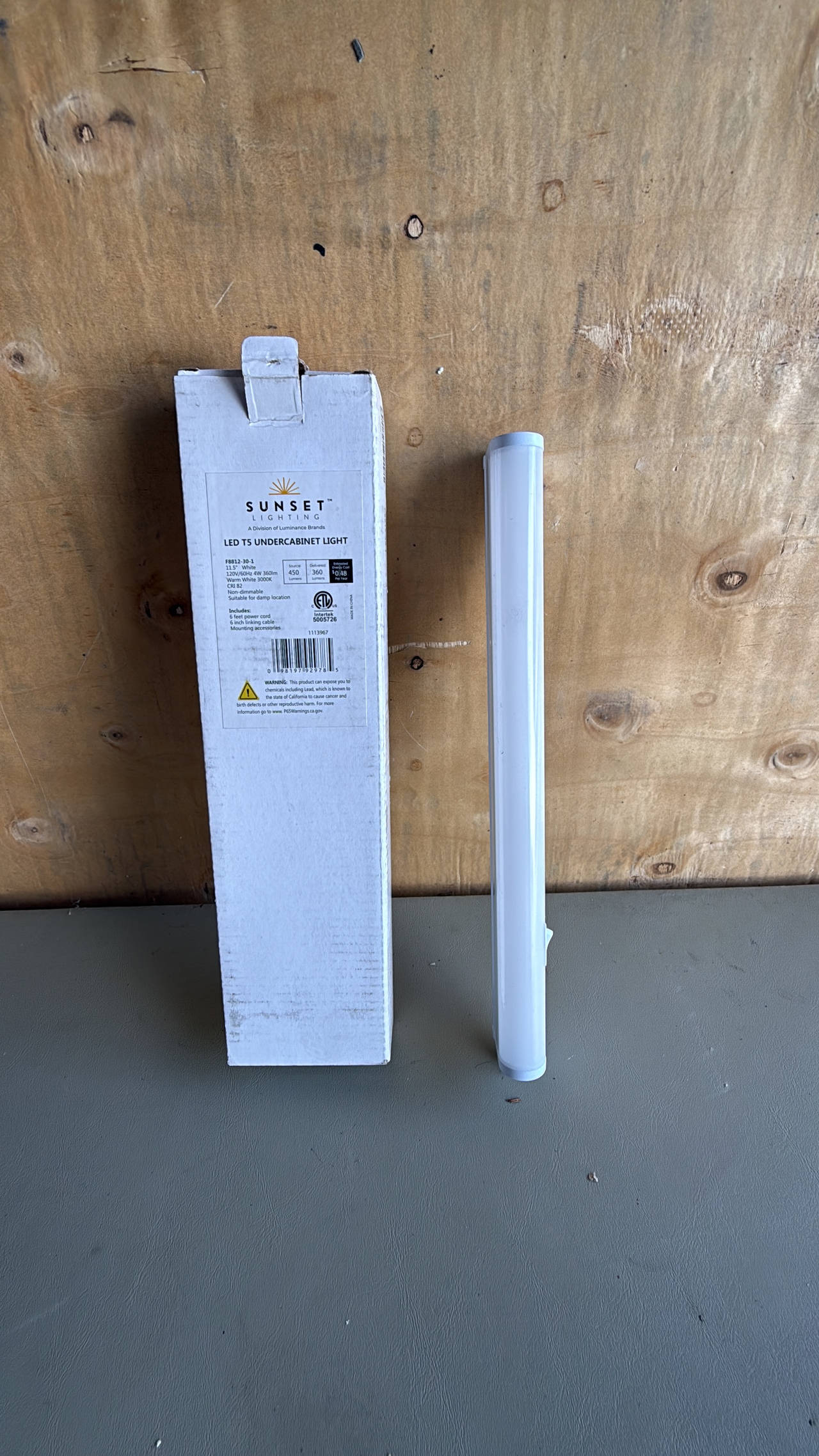 Sunset Lighting LED T5 Undercabinet Light 12" White