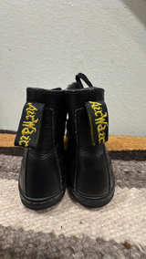 Dr. Martens Leyton Women's Ankle Boot Black Leather: size 7 - Image 2