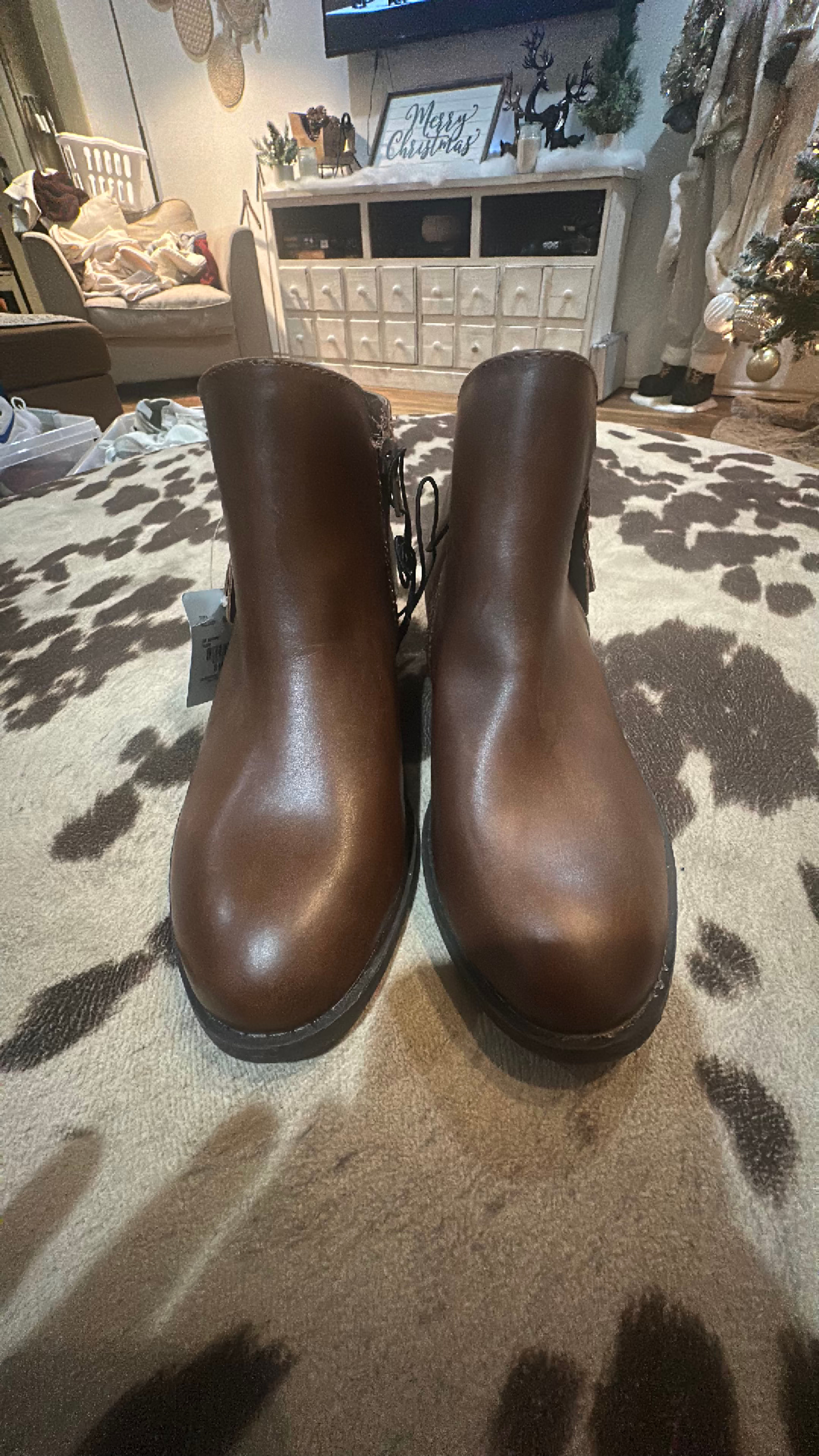 Arizona Women's Ankle Boot Cognac size 6M - Image 3