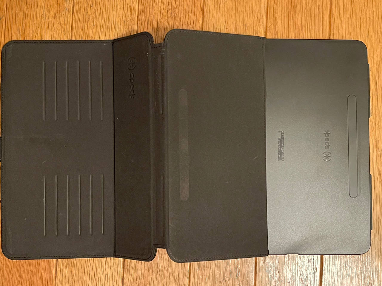 Speck Balance Folio Case