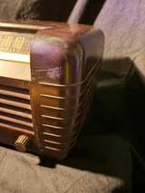RCA Victor Model 65X1 Bakelite Tube Radio - Image 3
