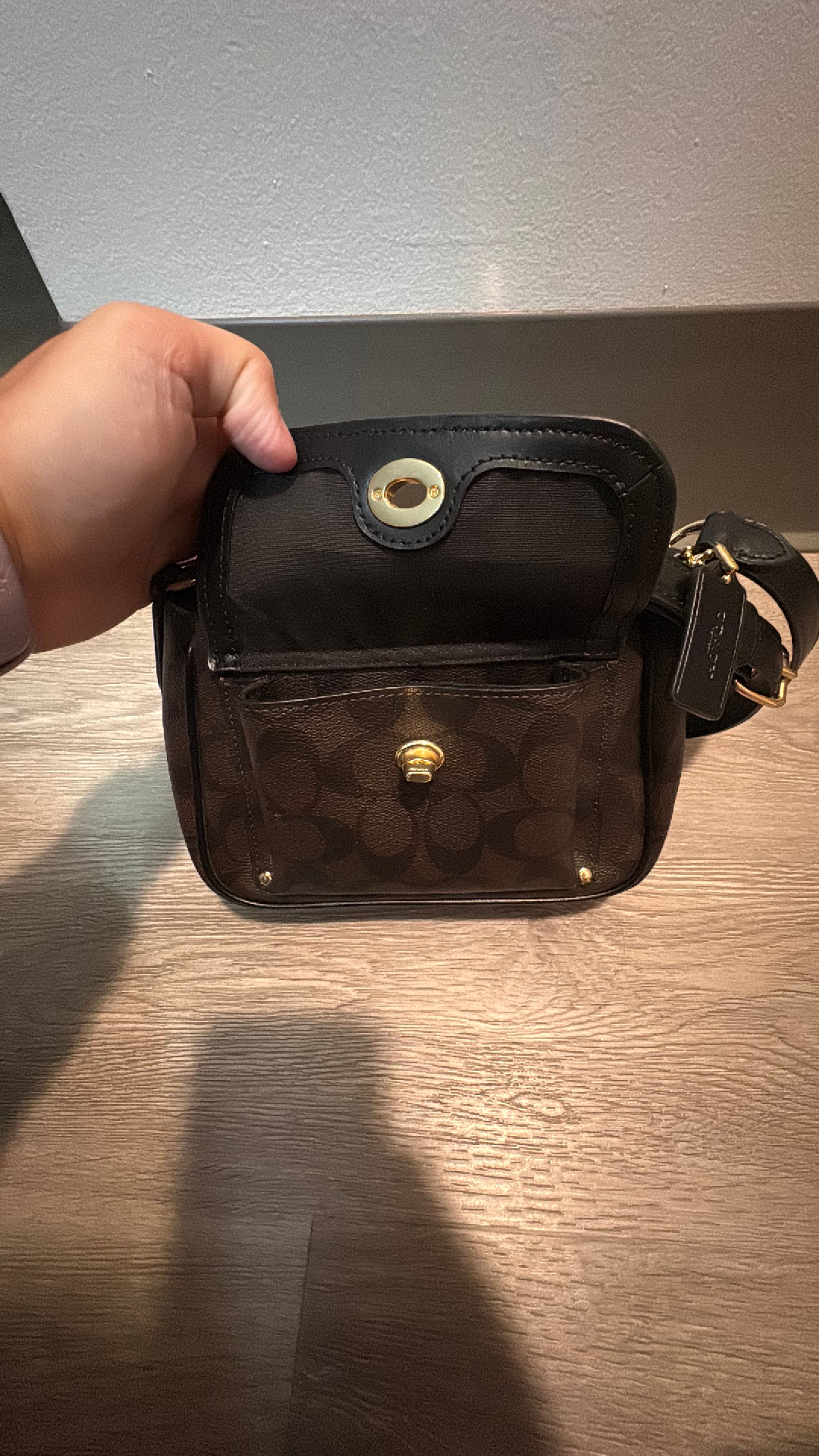 Coach Signature Purse  - Image 9