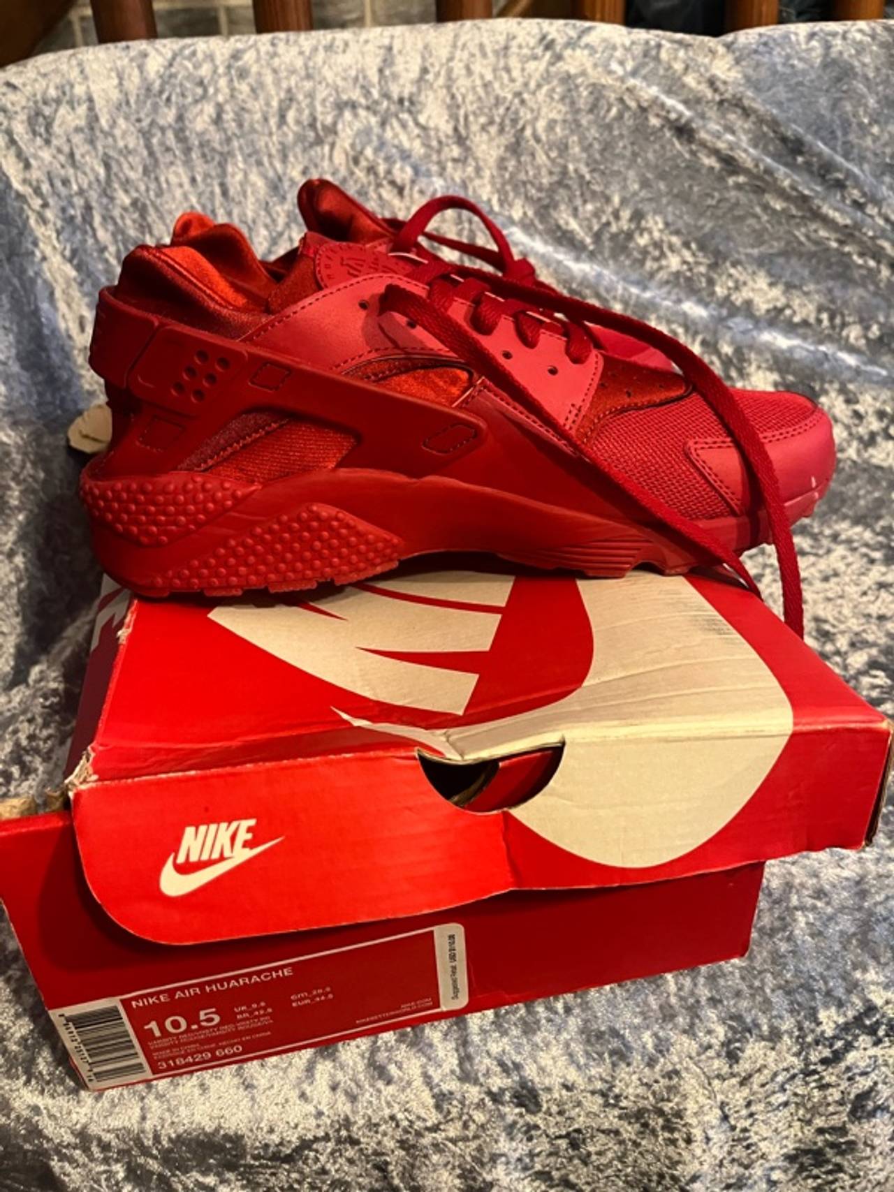 Nike Air Huarache Triple Red