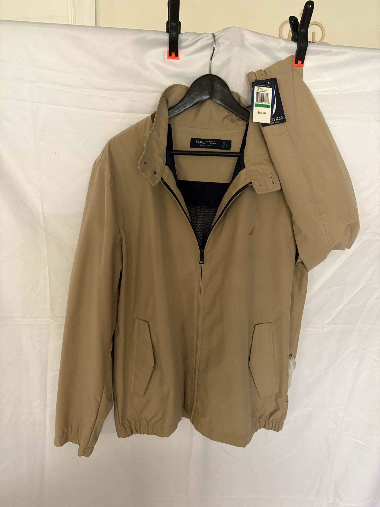 Nautica Men's Classic Windbreaker Jacket. Size L
Khaki Color