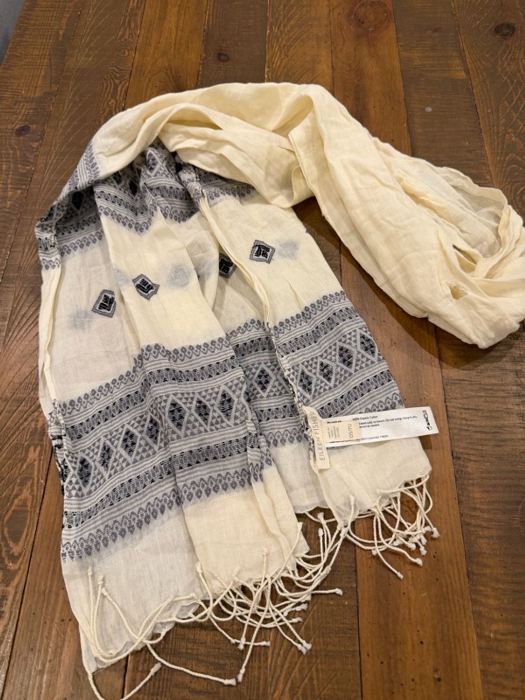 Eileen Fisher Scarf has hole in middle and stain 