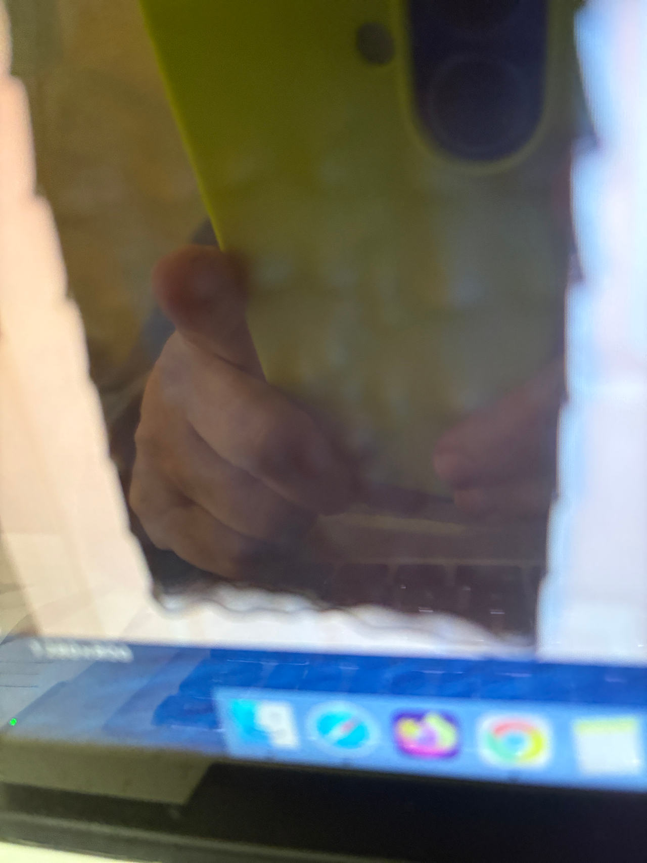 Apple MacBook