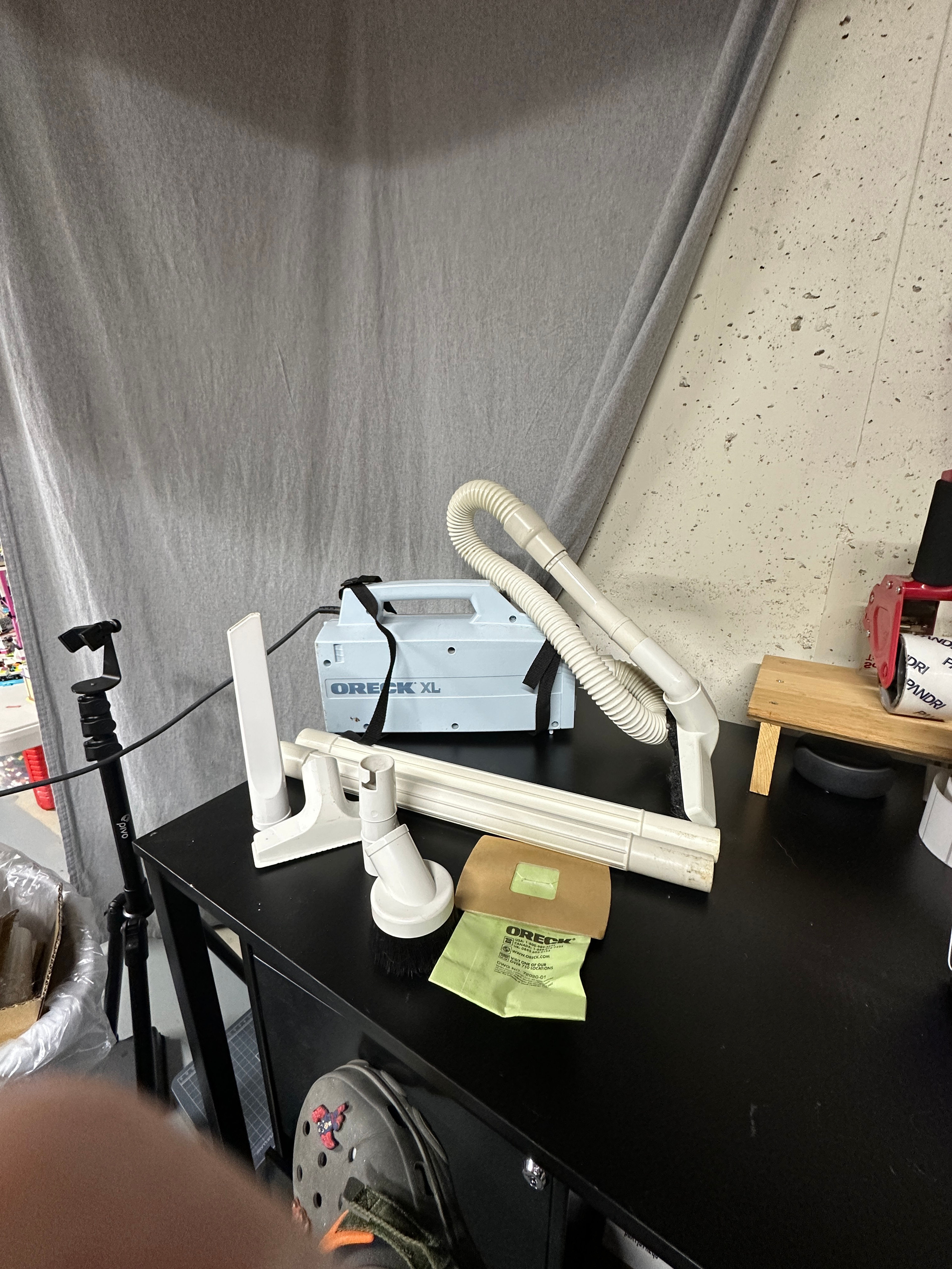 Oreck XL Buster B Portable Canister Vacuum w/attachments