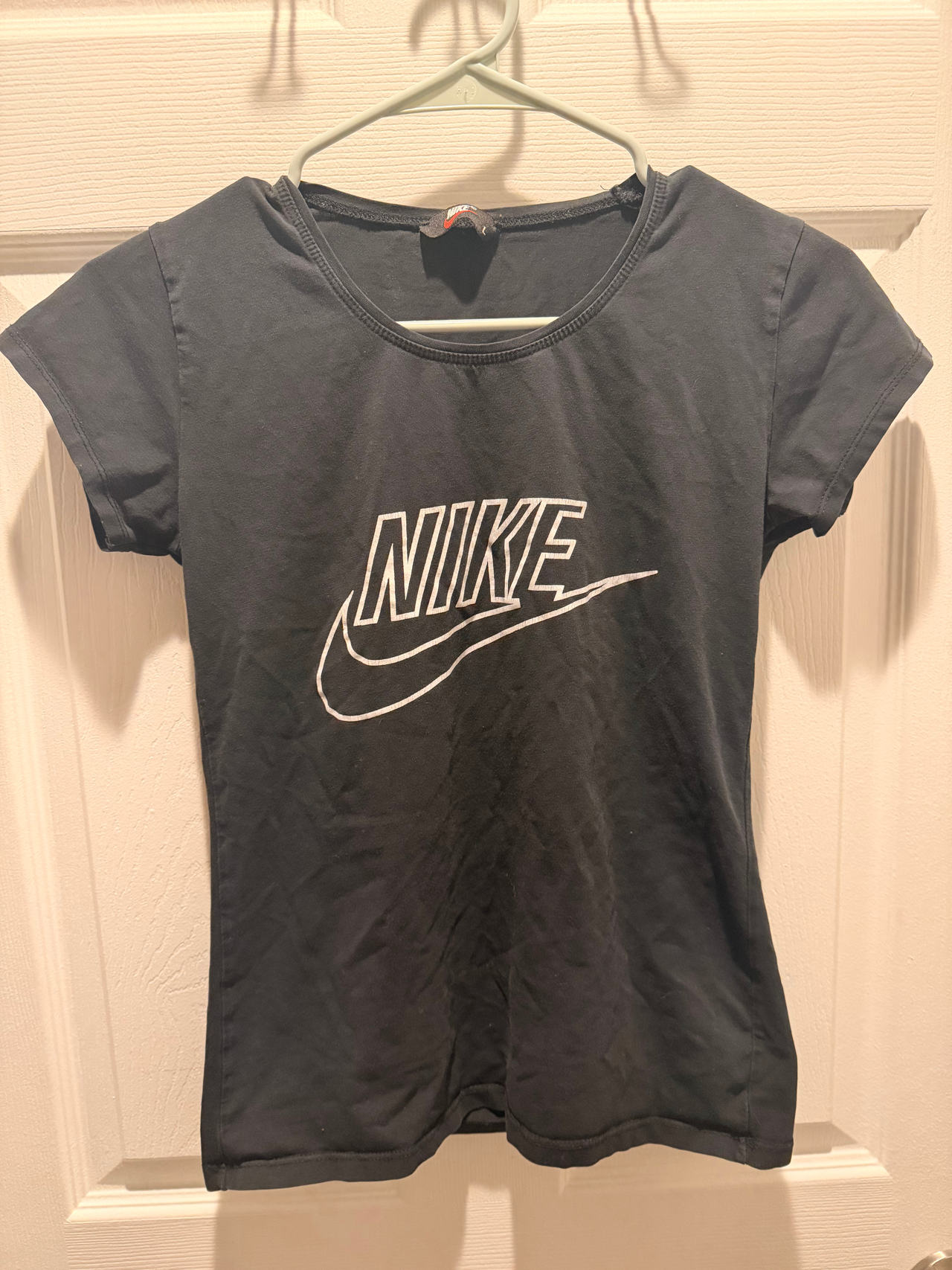 Nike Women's Sportswear Essential T-Shirt