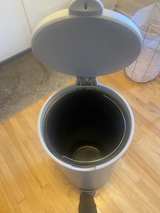 Simplehuman 40L Step Trash Can - Image 3