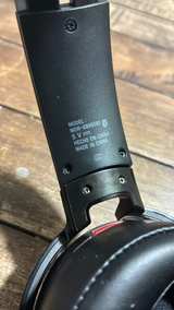 Sony MDR-XB950B1 Extra Bass Wireless Headphones - Image 8