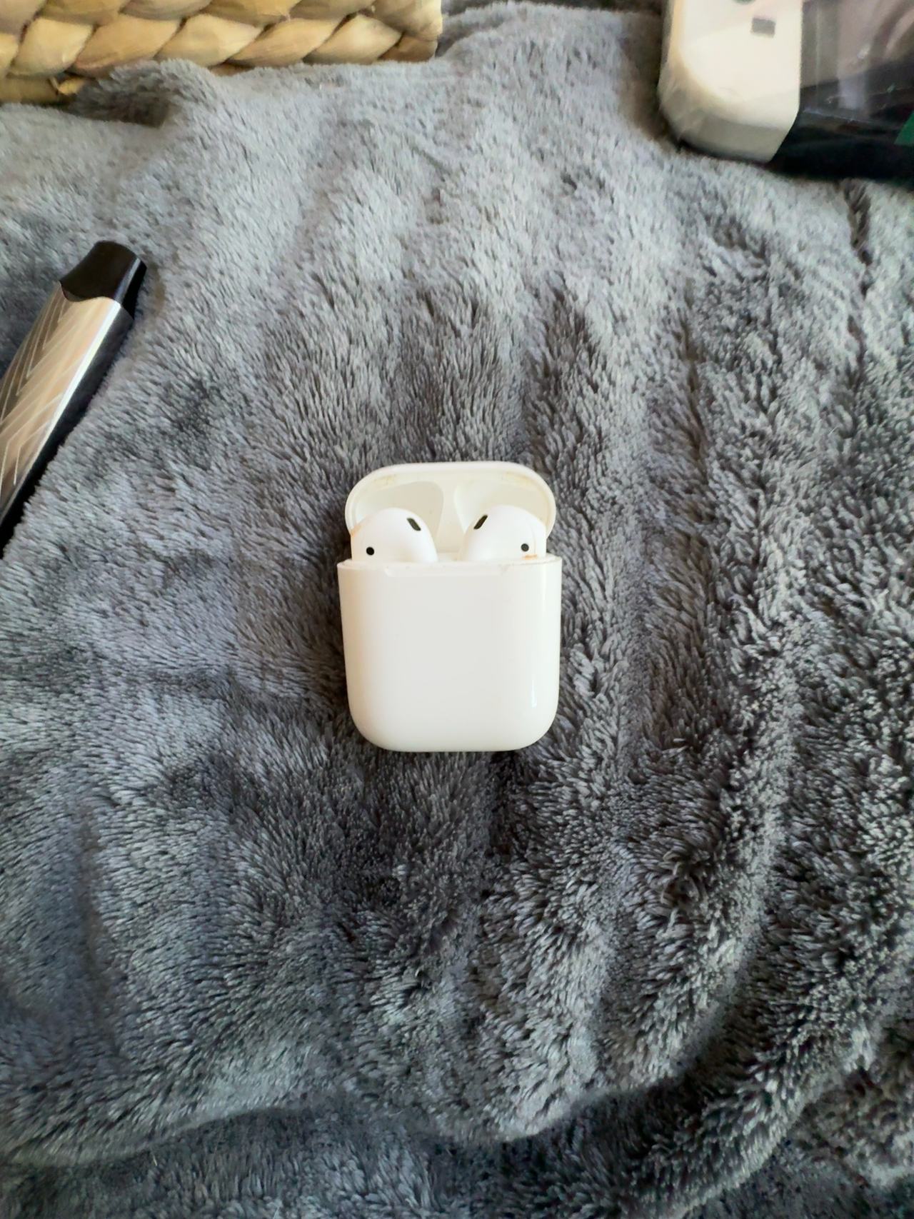 Apple AirPods 2nd Generation White