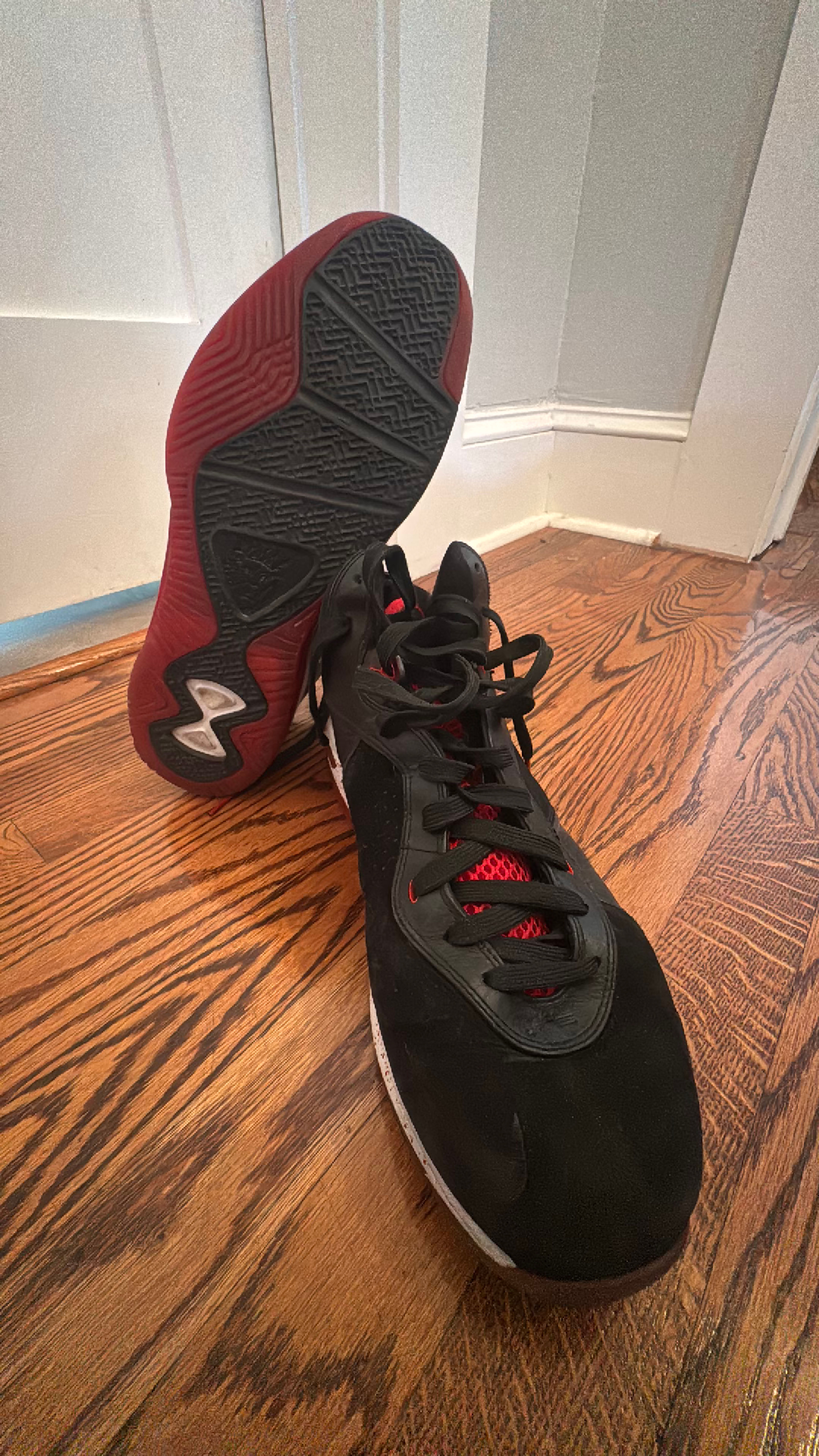 Nike LeBron 8 - Image 2