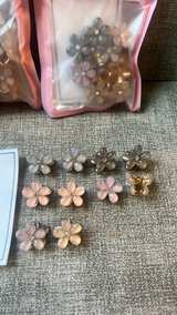 Paderisen Mini Flower Hair Claw Clips (10 per pack) - Image 2