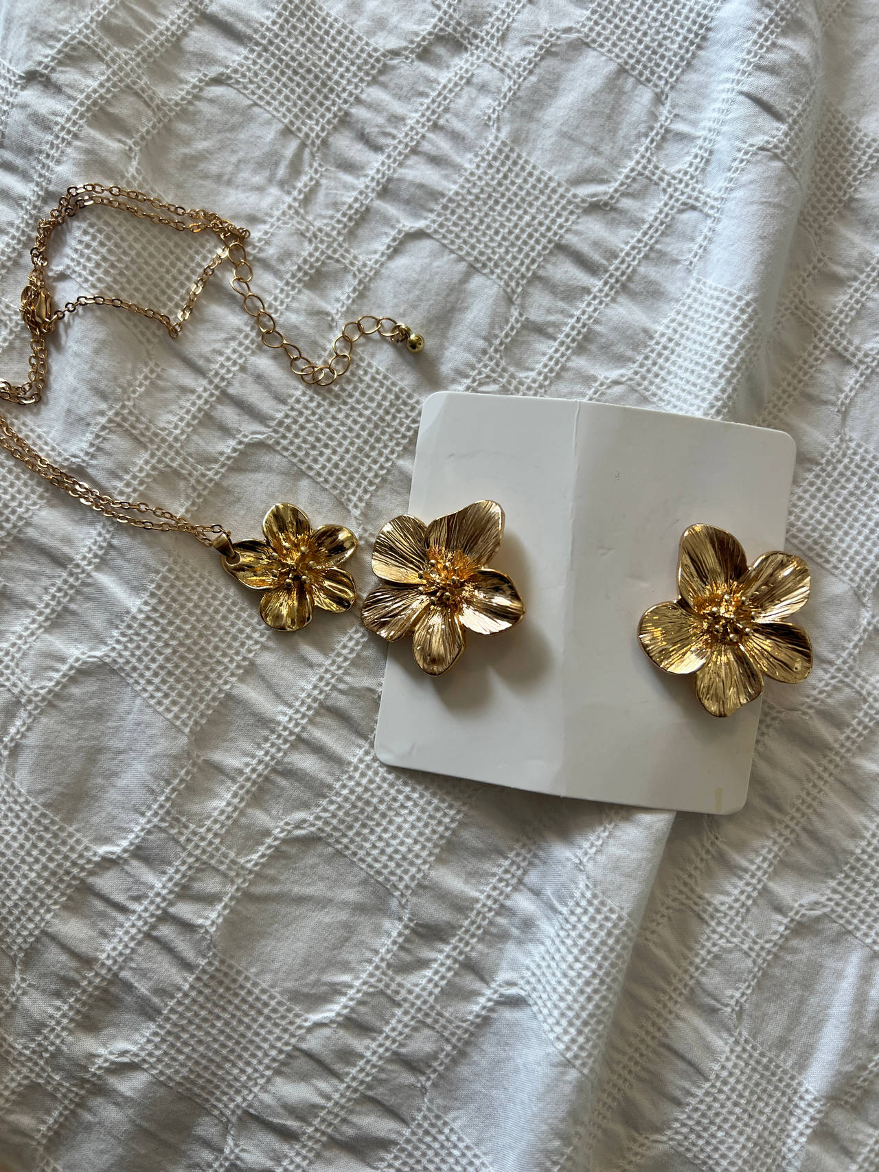 Gold Flower Jewelry Set