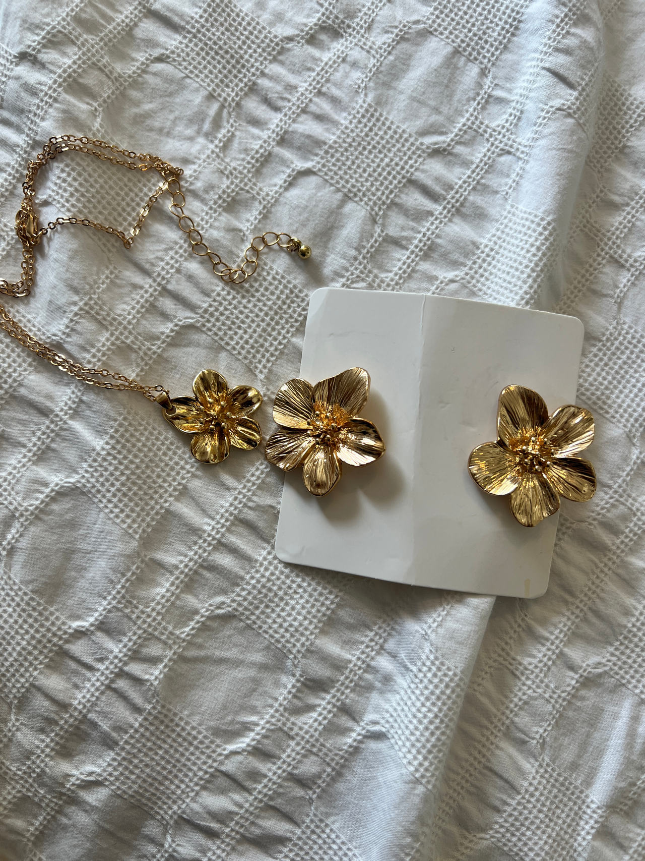Gold Flower Jewelry Set