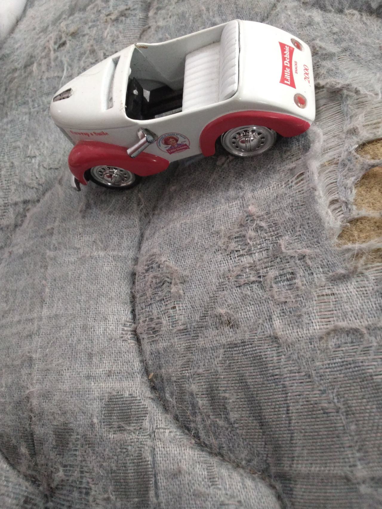 Little Debbie 2000 Series Roadster Diecast Car