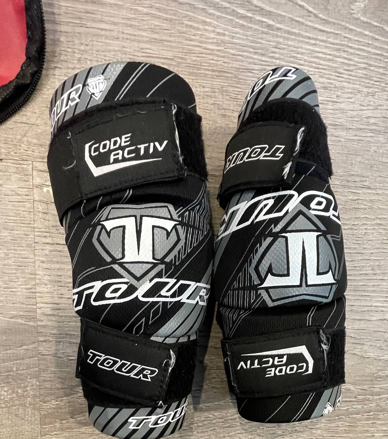 Tour Code Activ Elbow Pads